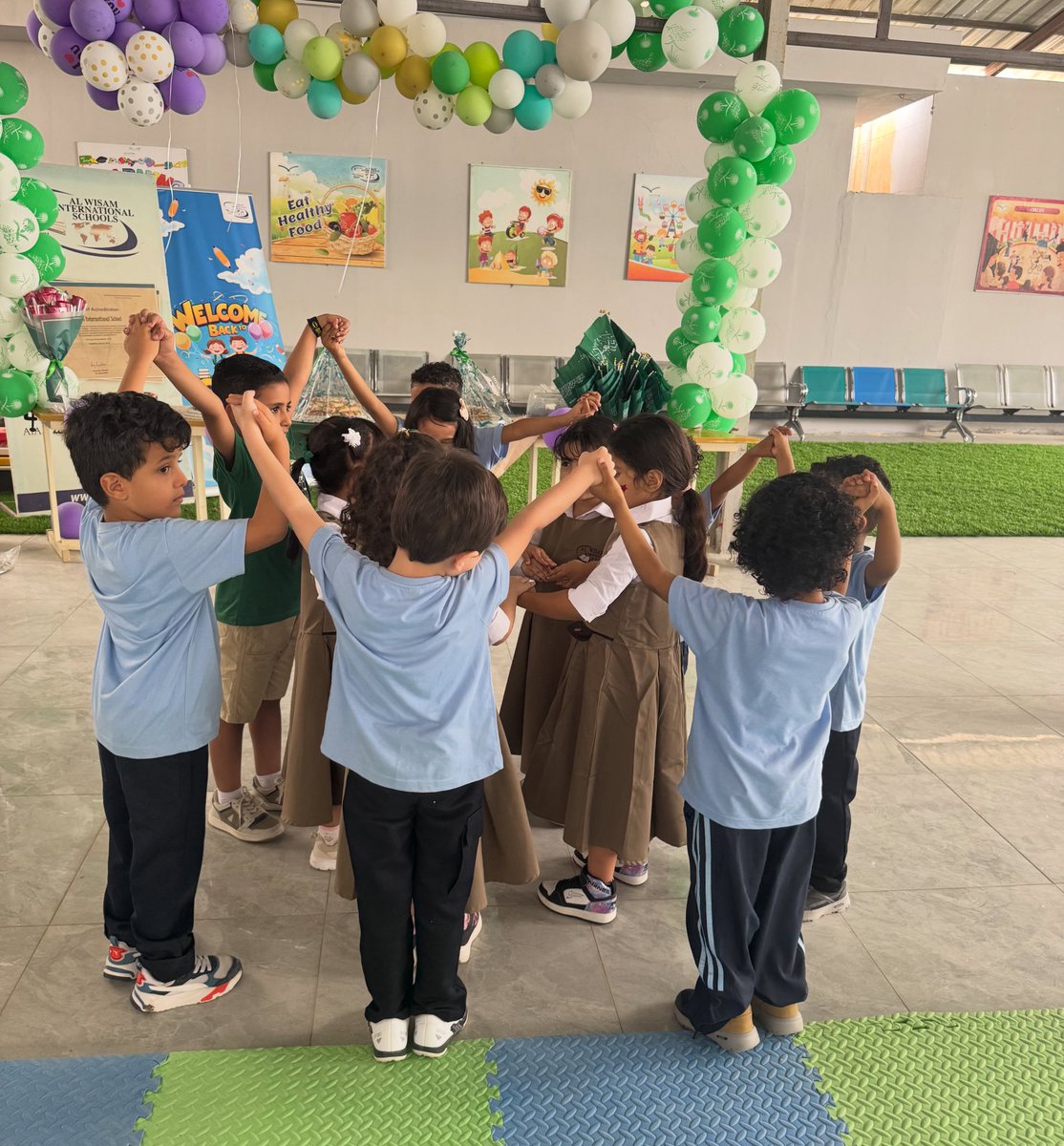 schoolalwisam's tweet photo. #اليوم_الوطني_السعودي_95 #عزنا_بطبعنا #مدارس_الوسام_العالمية https://t.co/8Q5fL6Ao51