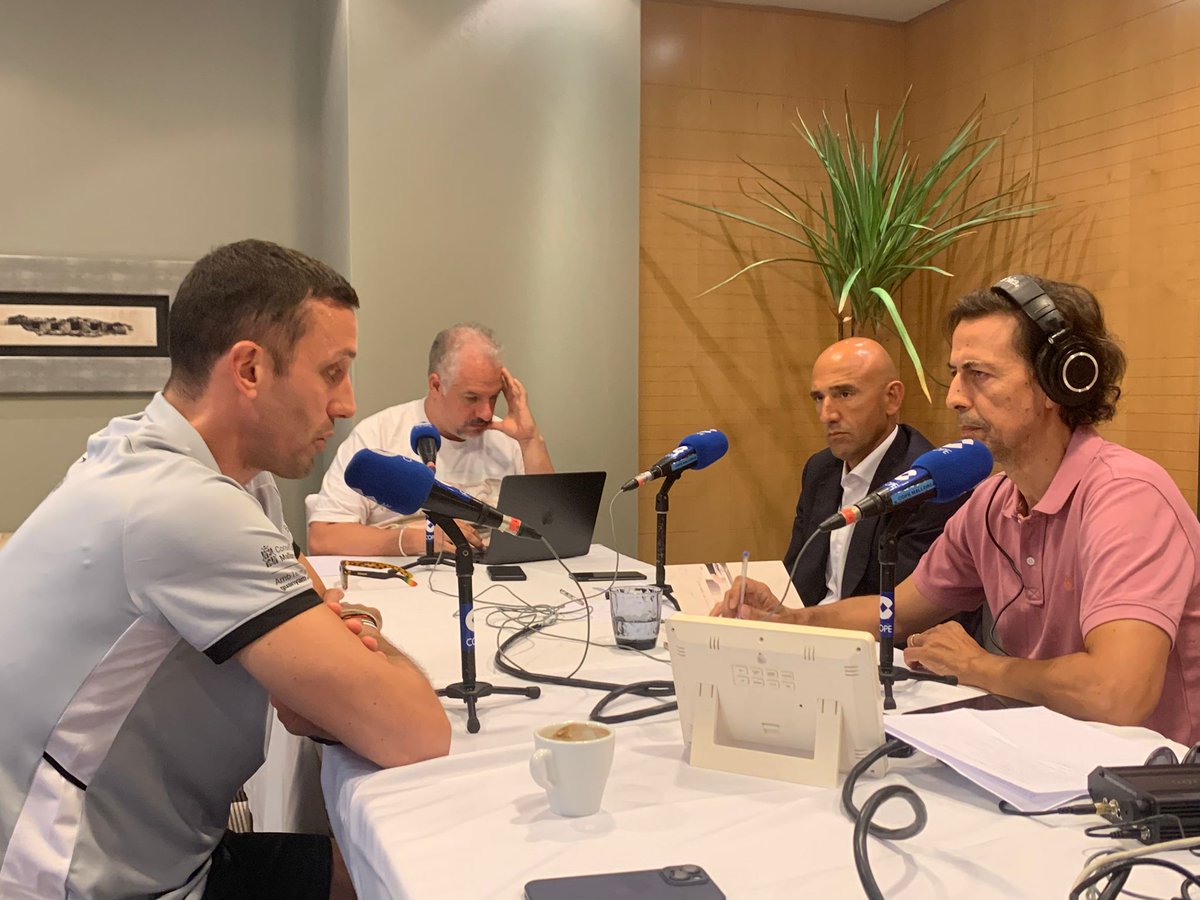 Aquí puedes escuchar la entrevista a <a href="/MarcoJusto/">Marco Justo</a>, técnico del <a href="/palmerbasket/">Palmer Basket Mallorca Palma</a>,  antes de comenzar la temporada este fin de semana.
Con la ayuda de <a href="/tsanchezgrao/">antonio sánchez grao</a> 
Además, análisis del momento del RCD Mallorca y repaso a las noticias

 cope.es/emisoras/illes…