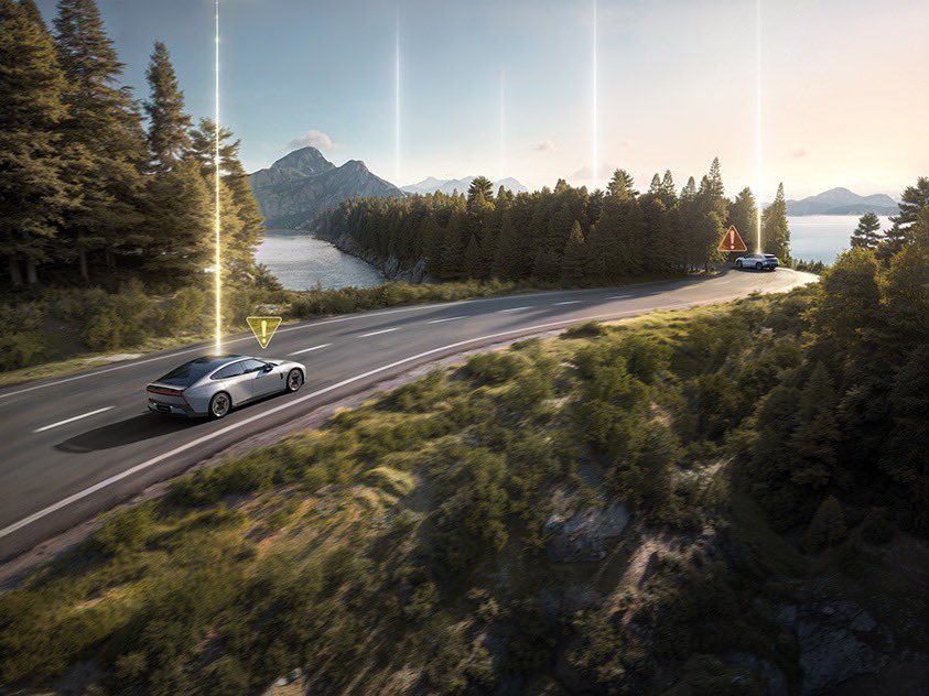 linconbravos's tweet image. Luxury meets the open road at sunset.