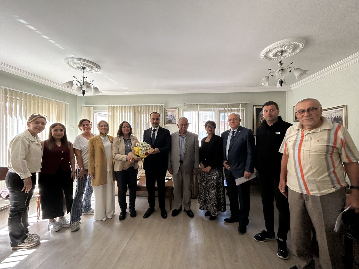 #25EylülDünyaEczacılarGünü dolayısıyla, İl Başkanımız <a href="/Korayerdogan18/">Koray Erdoğan</a> , İl Kadın Kolları Başkanımız <a href="/melikecilhan/">Melike Çilhan</a> ve teşkilatımız ile birlikte, 26. Bölge Kastamonu Eczacı Odası Çankırı İl Temsilciliğini ziyaret ettik.