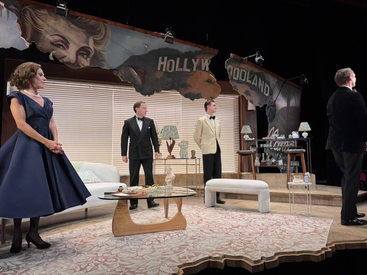 Marmitegirl's tweet image. Absolutely loved #Thecode last night night, completely riveted, wonderful cast, laughed and cried, but man @OfficialTracieB blew it out of the park with her performance playing Tallulah Bankhead just wow!