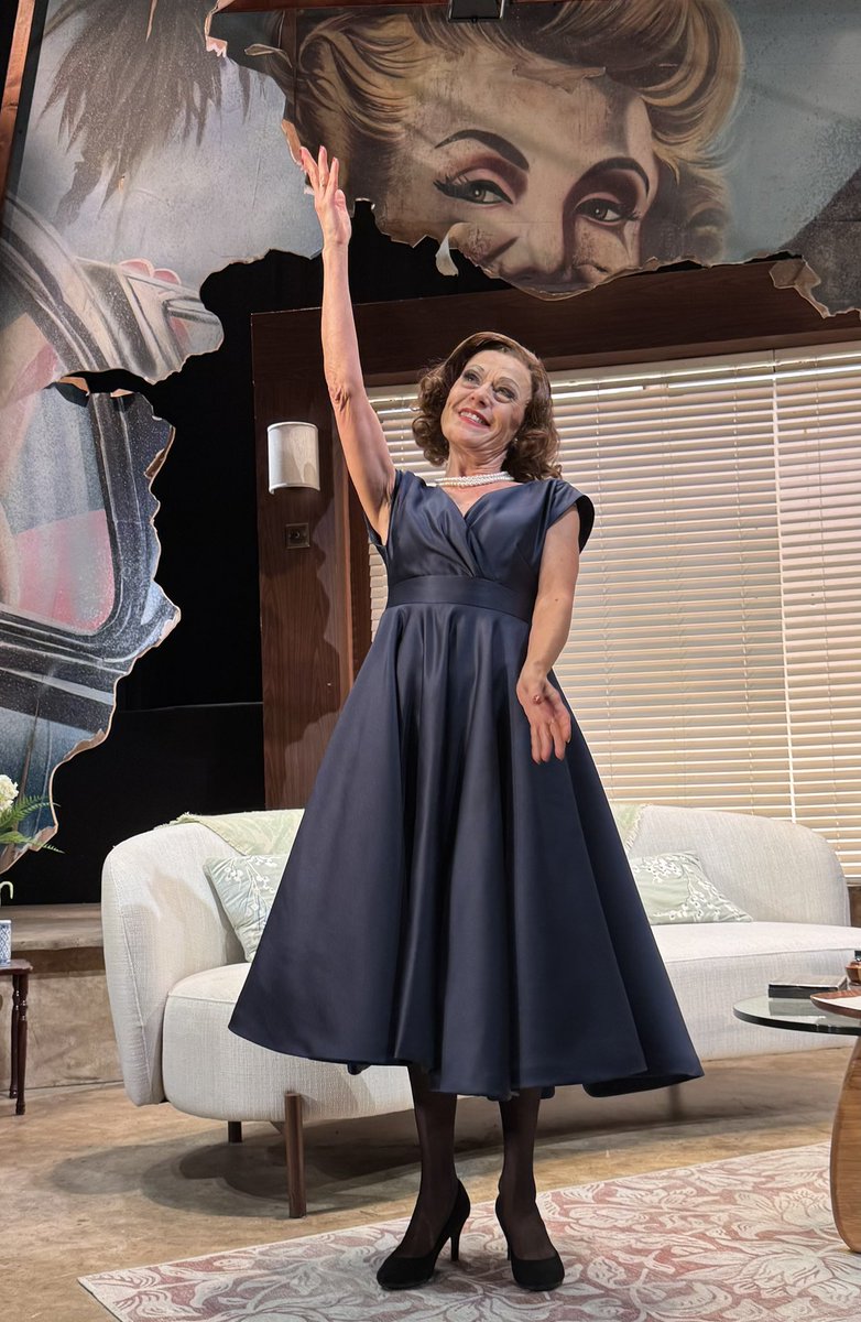 Marmitegirl's tweet image. Absolutely loved #Thecode last night night, completely riveted, wonderful cast, laughed and cried, but man @OfficialTracieB blew it out of the park with her performance playing Tallulah Bankhead just wow!