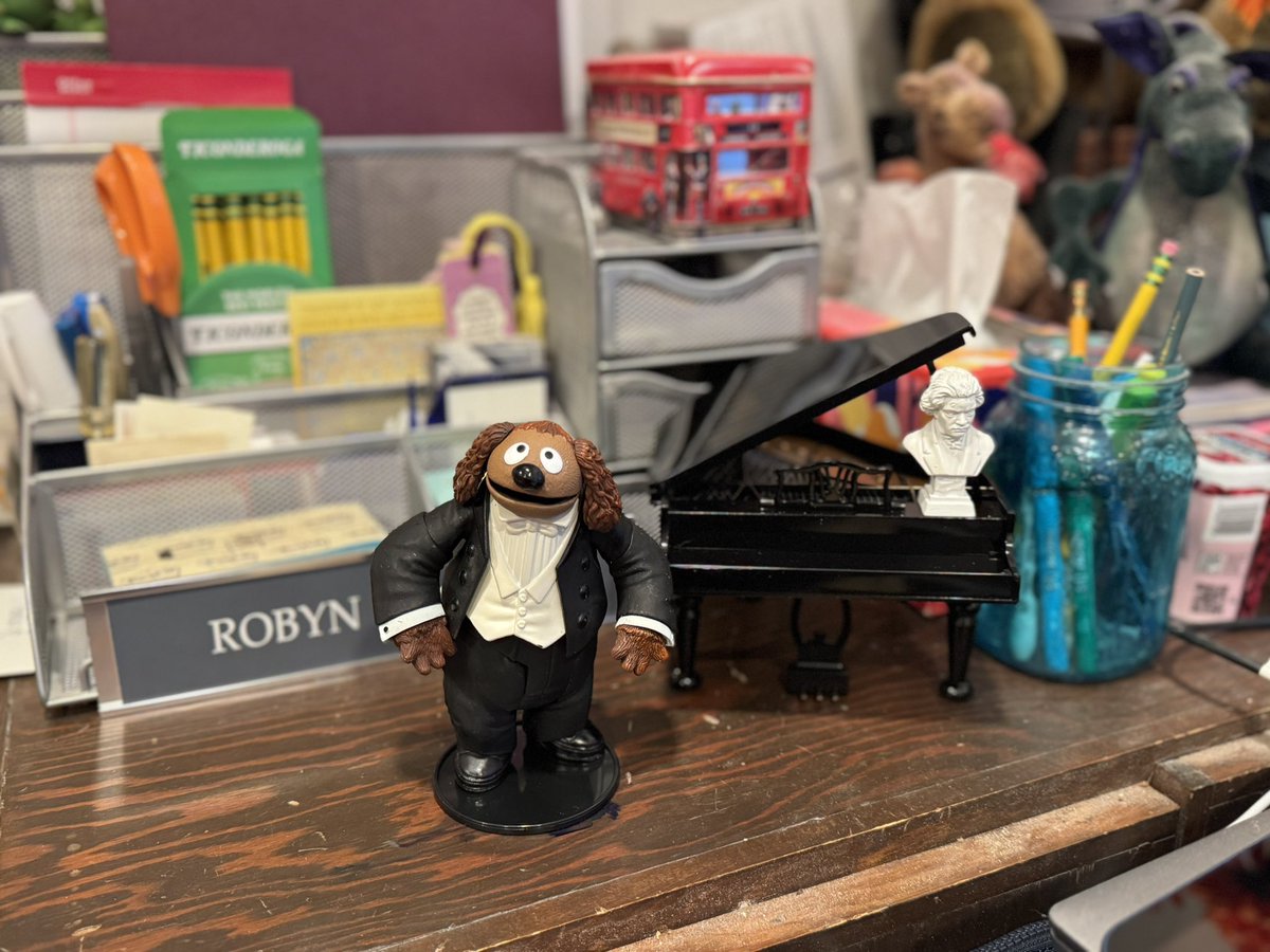 sweetnjmom's tweet image. I’ve always loved Rowlf the Muppet. He’s my favorite and years ago I bought this action figure. It was in its box until today because the box was so damaged that it was opening. I am never selling it so I set him up by my desk. 🥰

#rowlf #rowlfthedog #themuppets #themuppetshow