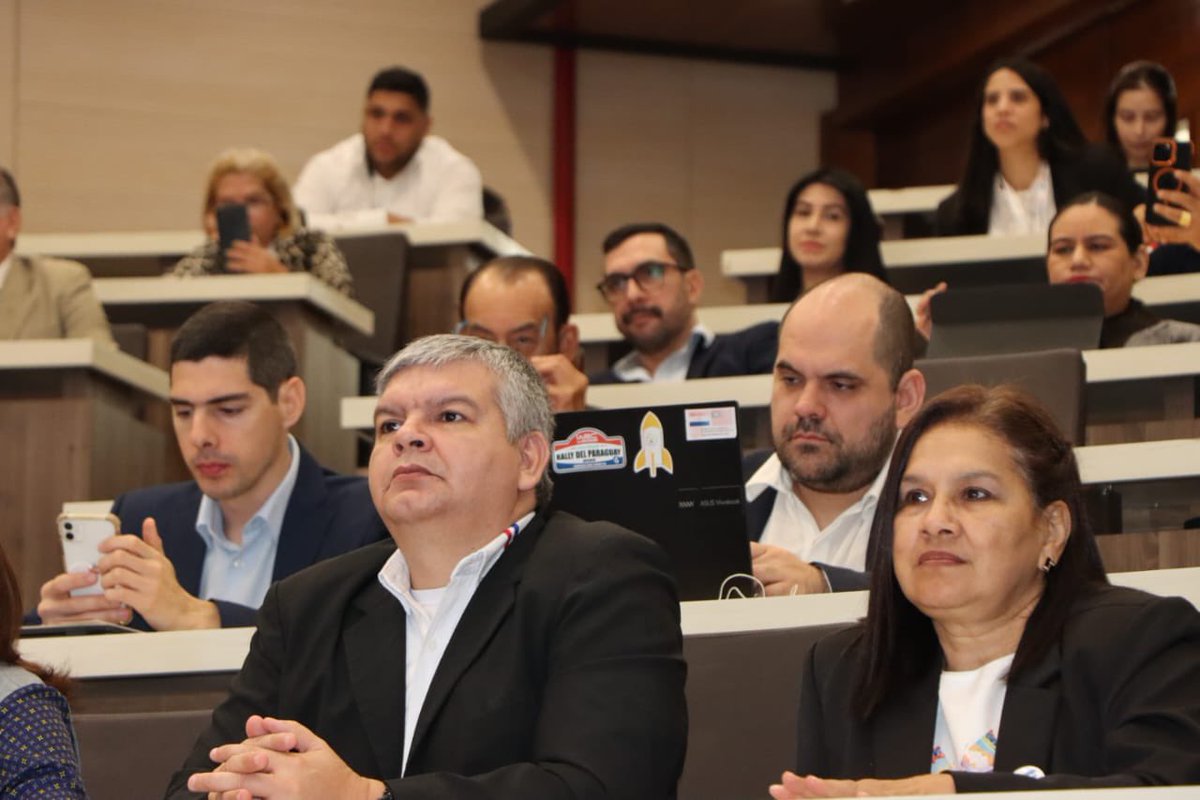 También se proyectó un video sobre la información de pobreza monetaria distrital alojada en el Portal Geoestadístico y cómo utilizarla.