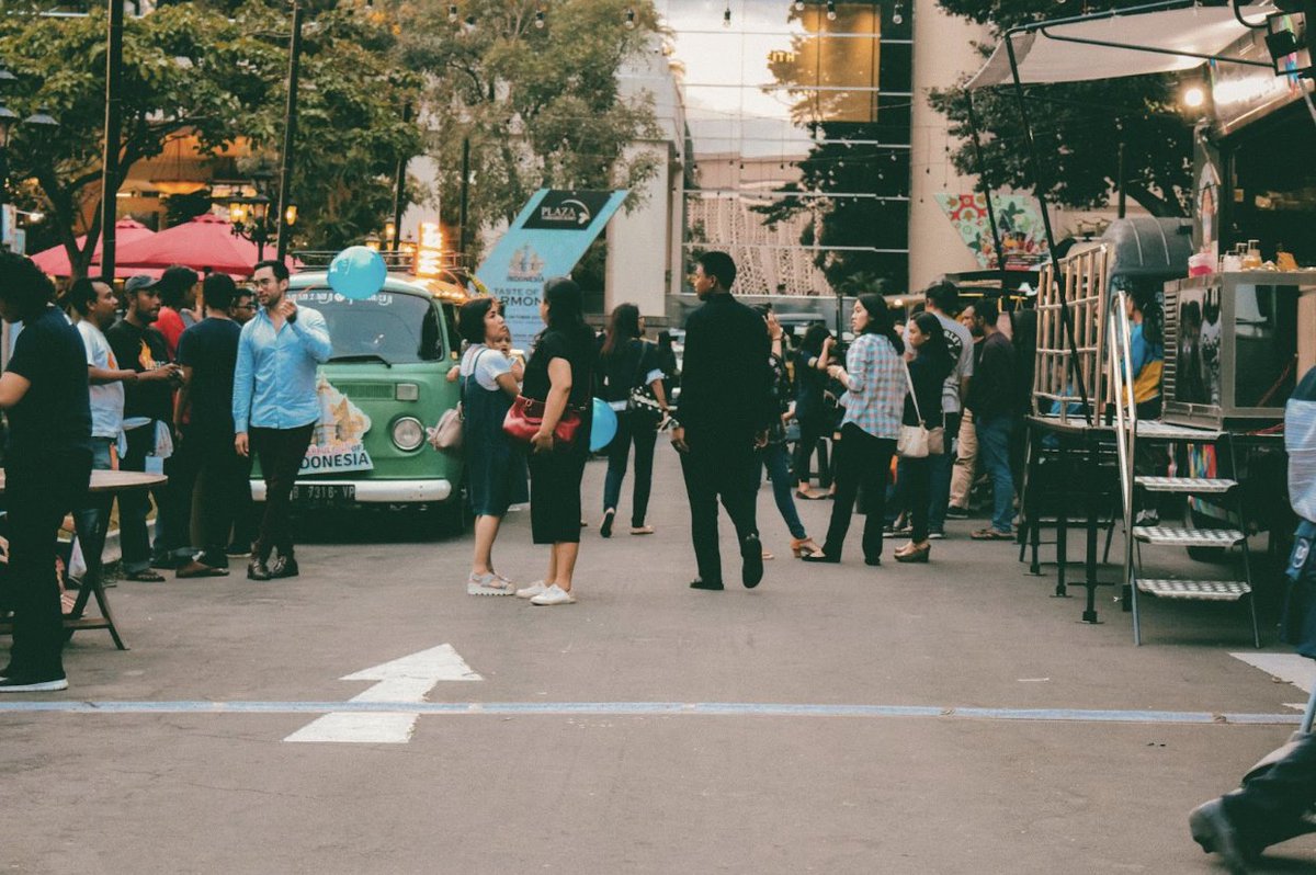 Nothing brings people together like good food and great vibes! From sizzling grills to sweet treats, our food truck family is serving up flavors worth lining up for. 
📍 Join the community, taste the culture, and make memories one bite at a time. 
Who’s hungry? DM for Details.