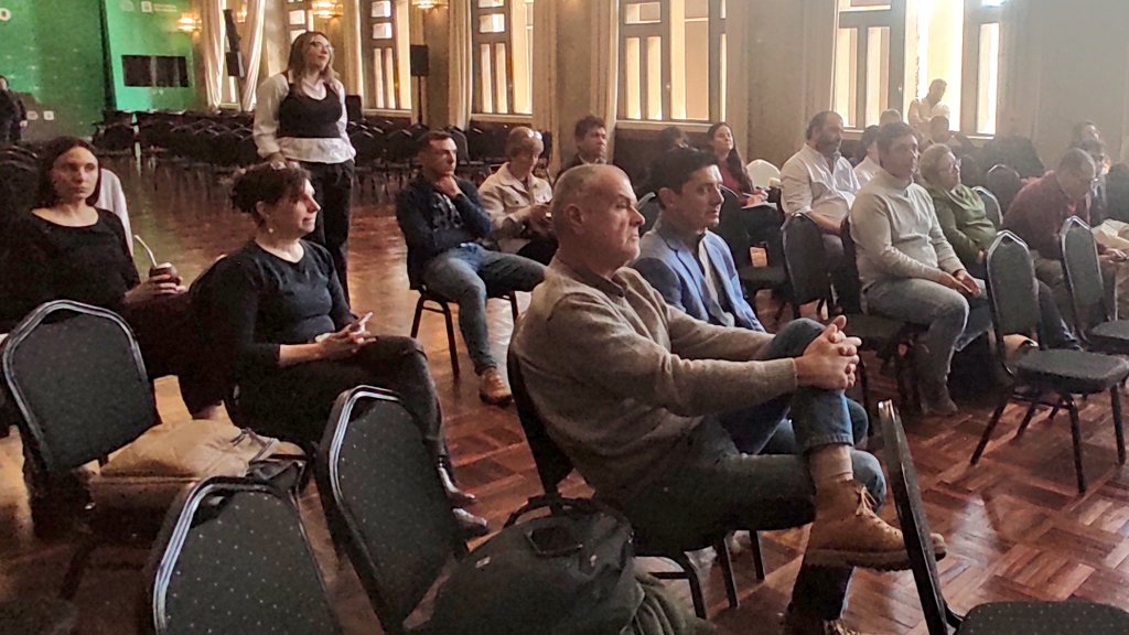 Otro de los puntos del orden del día es la Firma de Convenios entre <a href="/oppuruguay/">OPP Uruguay</a>  Intendentes  y Alcaldes referente al Programa Primer Experiencia de Gestión para los nuevos municipios creados en los departamentos de Canelones, Cerro Largo, Colonia, Paysandú, Soriano y Tacuarembó.