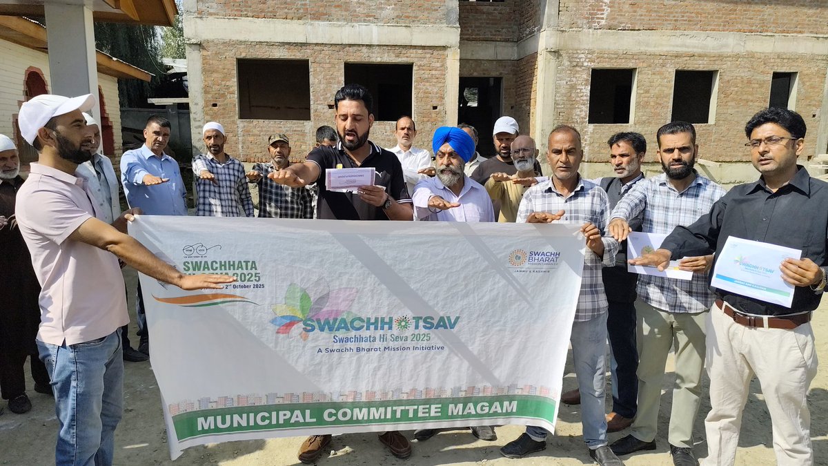 CSMagam's tweet photo. "Cleanliness drive in Magam! Municipal Committee &amp; civil society join hands to promote community engagement, social responsibility &amp; environmental sustainability. Cleanliness is a fundamental aspect of faith in Islam #CleanMagam @EoMcmagam @OfficeOfLGJandK @JKHUDD1 @narendramodi https://t.co/QgaJA8pu9U