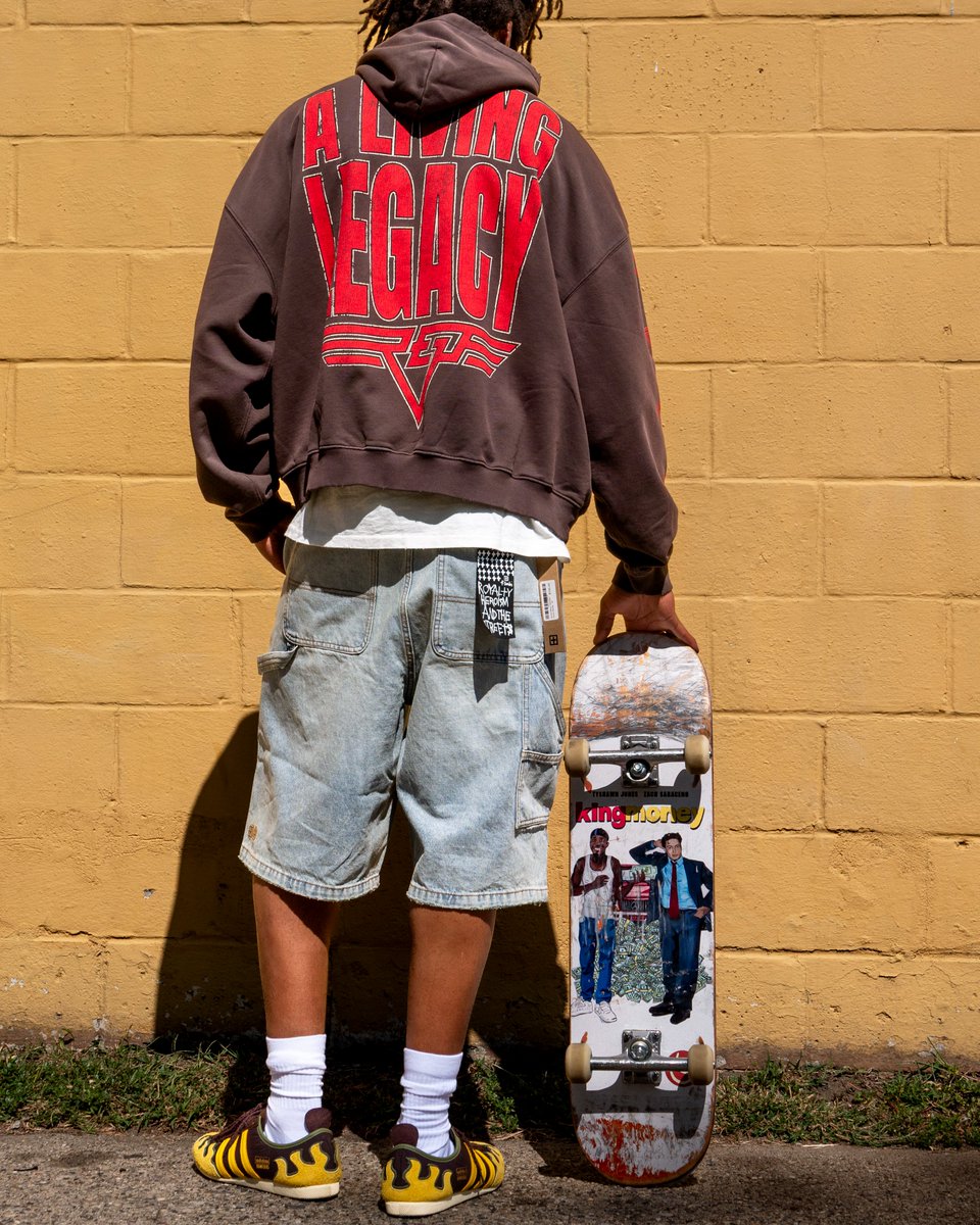 Represent inside and out. Shop this look now at Puffer Reds Ypsi. 

#pufferreds #represent