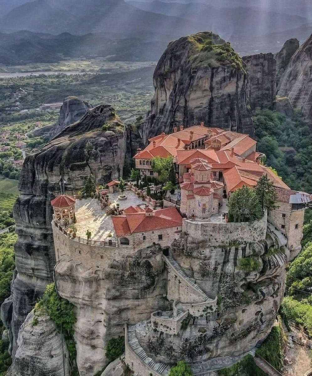 AbretuPotencial's tweet image. 6. Meteora, Grecia. 🇬🇷