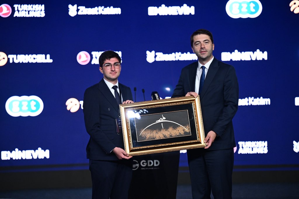 İstanbul Demokrasi ve Özgürlükler Adası’nda Genç Diplomasi Derneği <a href="/gencdiplomasi/">Genç Diplomasi</a> tarafından düzenlenen Bosphorus Diplomasi Forumu’nda <a href="/bosphorusdf/">Bosphorus Diplomacy Forum</a> genç diplomat adayı kardeşlerimizle birlikteydik.

Genel Müdürlük olarak desteklediğimiz bu etkinlik için kıymetli kardeşlerimizi