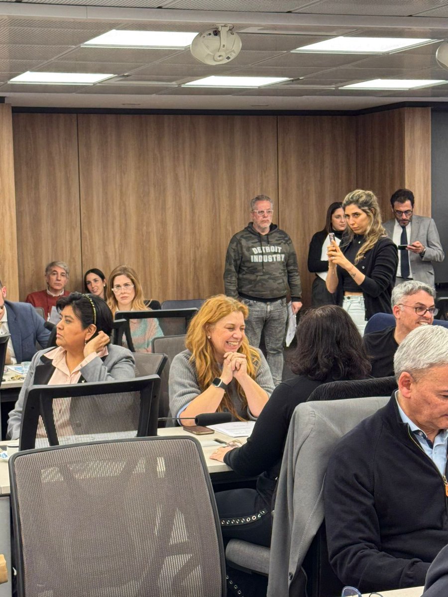 Fentanilo contaminado. Familias desvastadas. Víctimas de un sistema oscuro y sin control. 
Logramos hoy constituir una comisión investigadora y de seguimiento que acompañarán a las víctimas buscando verdad y justicia. 
Luego de un trabajo que realizamos con profesionalismo, nos