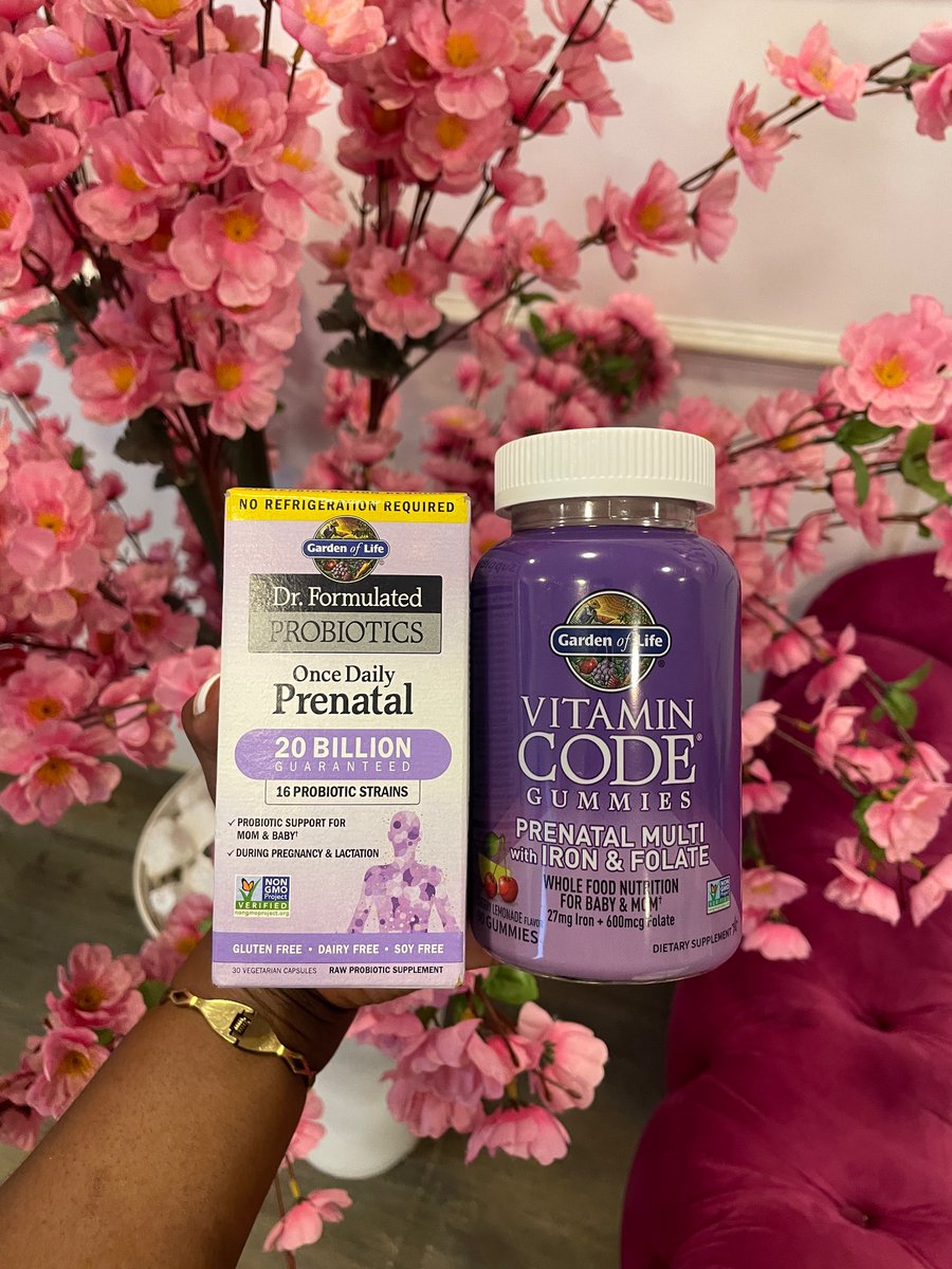 HollysWellness's tweet photo. If Rihanna can glow through it, so can you ✨💖

 Here’s to every mama-to-be…strong, radiant &amp; unstoppable, with wellness that’s good for you and your baby too 🍼🌸💊 

#thinkhealththinkpharmacist #lekki #lettertomama https://t.co/93bkibPedp