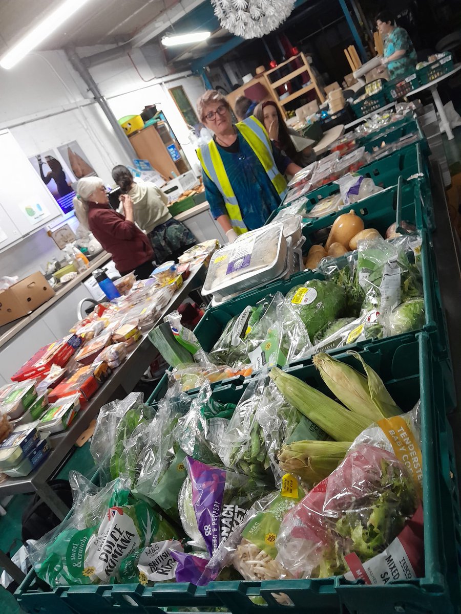 STWCcharity's tweet image. Reminder🚨  Join us tonight ⏰(22:30-23:00) 10:30PM - 11:00PM at our warehouse: 18 Southsea Road, Kingston upon Thames, KT1 2EH for another wonderful #Kingston #CommunityFridge session, providing fresh food surplus. No requirements, just drop in.

#kingstonuponthames #Free