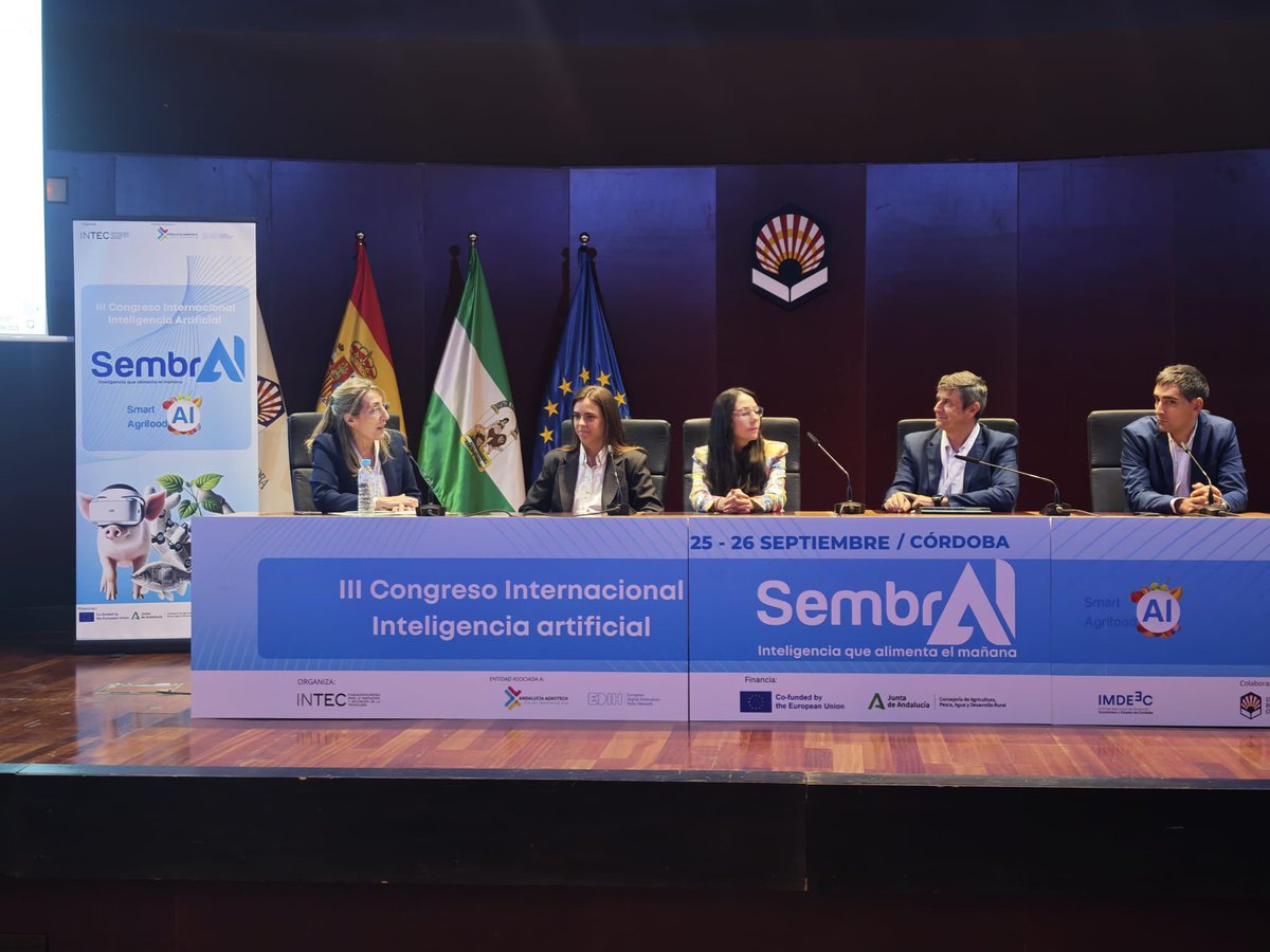 ETSIAMCordoba's tweet photo. 🗣️En el marco de #SembrAI III Congreso Internacional de Inteligencia Artificial aplicada a la Cadena Agroalimentaria, Dir.a @ETSIAMCordoba @mcdelcampillo, ha moderado el primer panel del congreso, centrado en la agricultura de precisión y en el impacto de la IA en toda la cadena https://t.co/FXbmLVYu3u