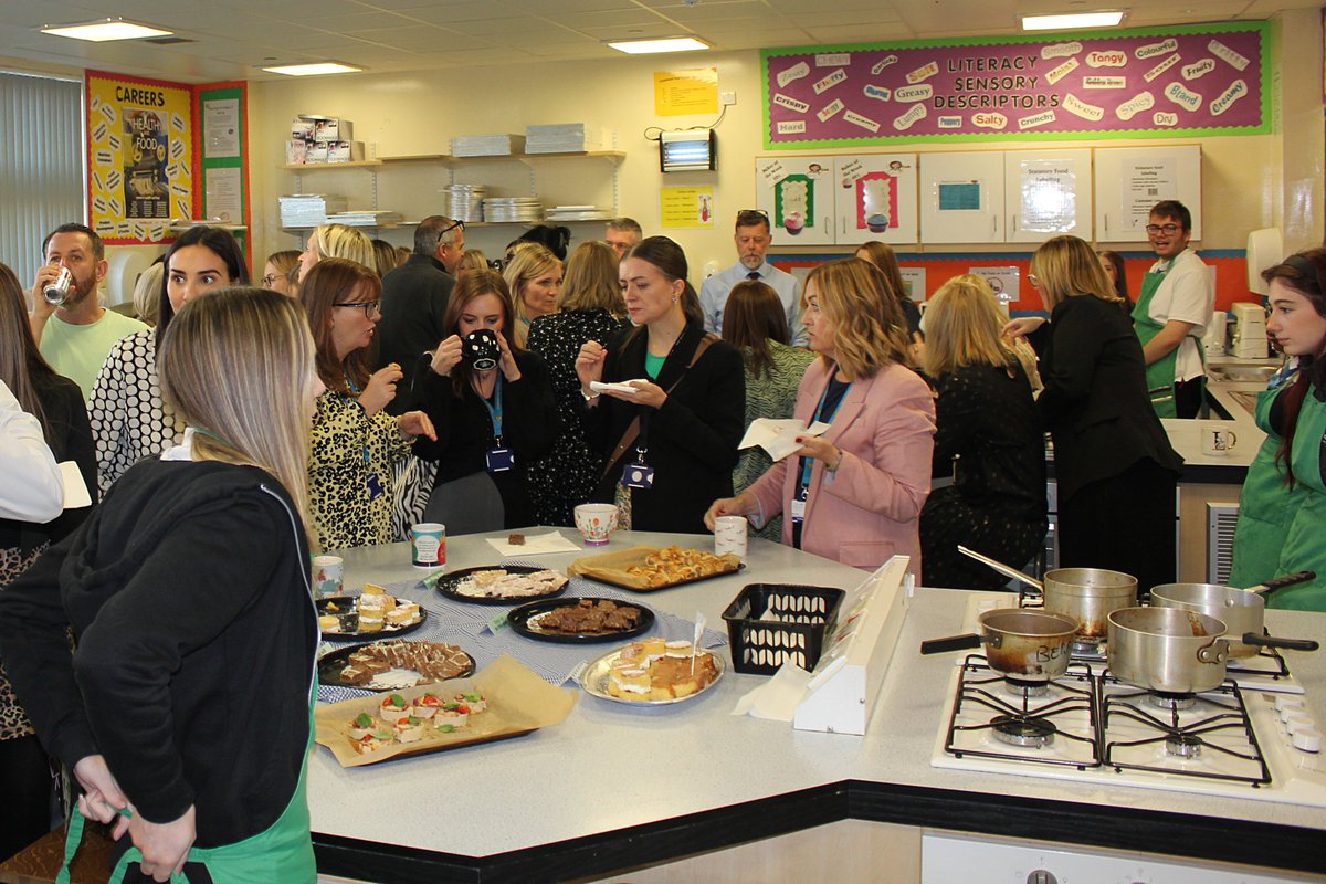 clydebankhigh's tweet photo. Huge thanks to everyone who joined our Macmillan Nurses Coffee today! Together, we raised an amazing ยฃ297.98 in just 15 minutes. Special shoutout to our Cake Craft pupils for their beautiful baking & fantastic hosting.
#MacmillanCoffee #Fundraising #CakeCraft https://t.co/osSI64BMwa