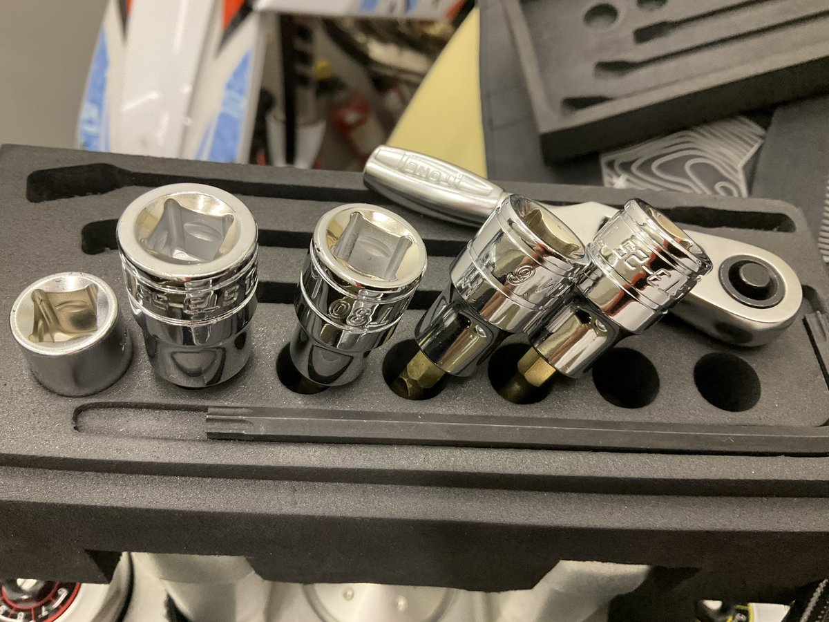 KTM819O4's tweet image. #XGRIP #ToolBox #機能的なものは美しい #全然ダメじゃん #入らない