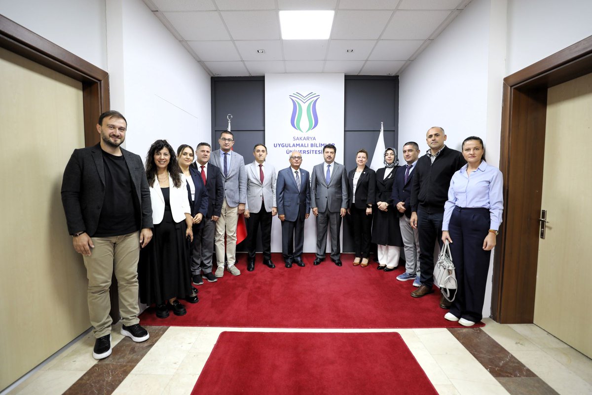 👥 Trakya Üniversitesi'ni Akran Değerlendirme Toplantısı’nda ağırladık.

Toplantıda iki üniversitenin heyetleri, kalite süreçlerinde sürekli iyileştirmenin sağlanması amacıyla bilgi ve deneyim paylaşımı gerçekleştirdi 🫱🏻‍🫲🏼

Detaylar 👇
🔗 subu.edu.tr/node/23900