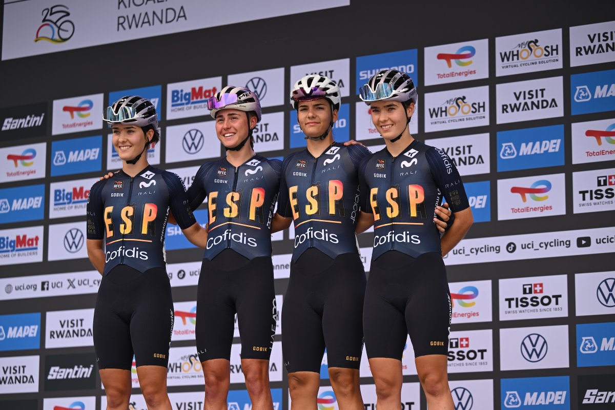 Some of the favourite teams 👇 

113km to go in the Women U23 Road Race and the pressure is high at the front as the top riders control the pace and keep out of trouble at the front. 

#Kigali2025