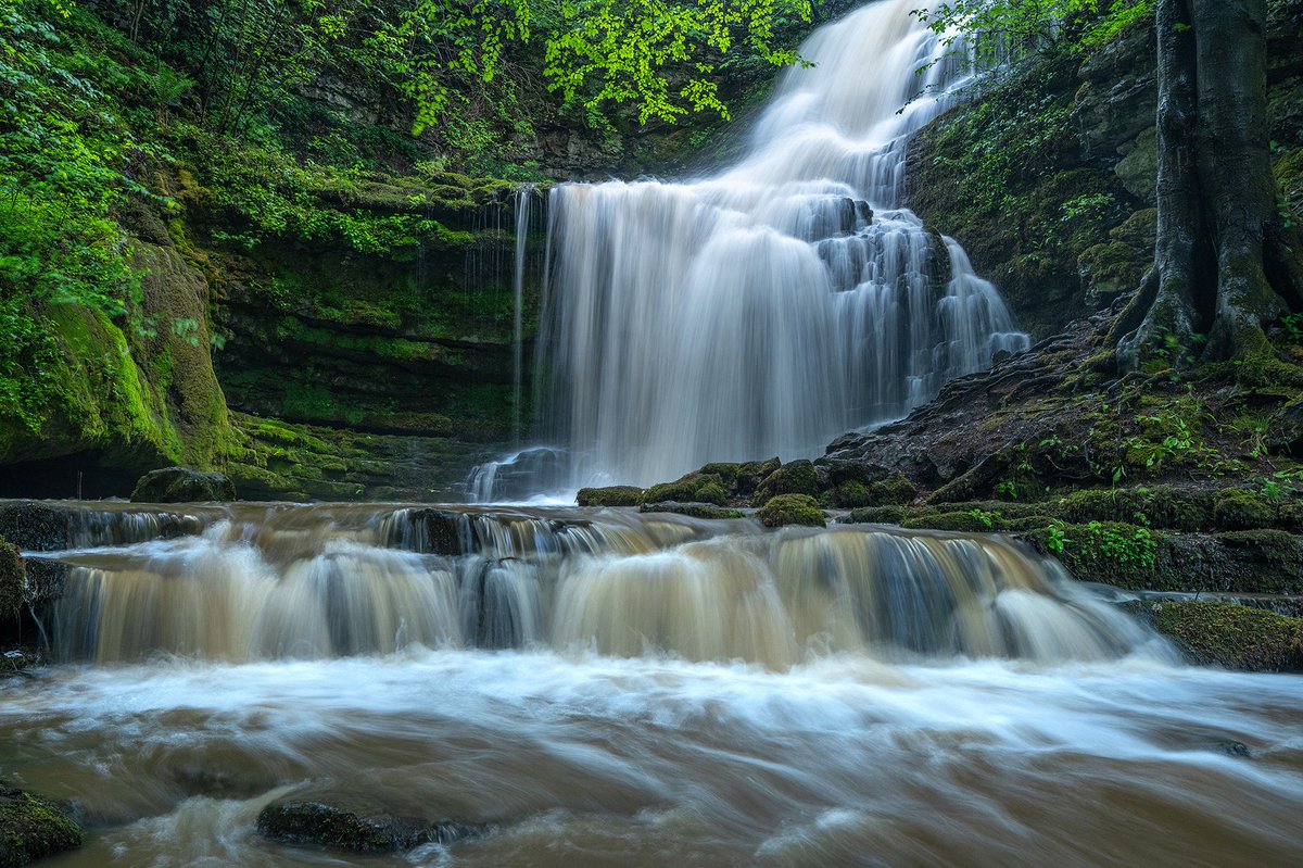 Scaleber Force waterfall is probably the best I’ve photographed in the Dales. The slippery paths down to the bottom of the falls were a little hair raising, but this incredible waterfall scene was very much worth the effort to reach #landscapephotography #yorkshire