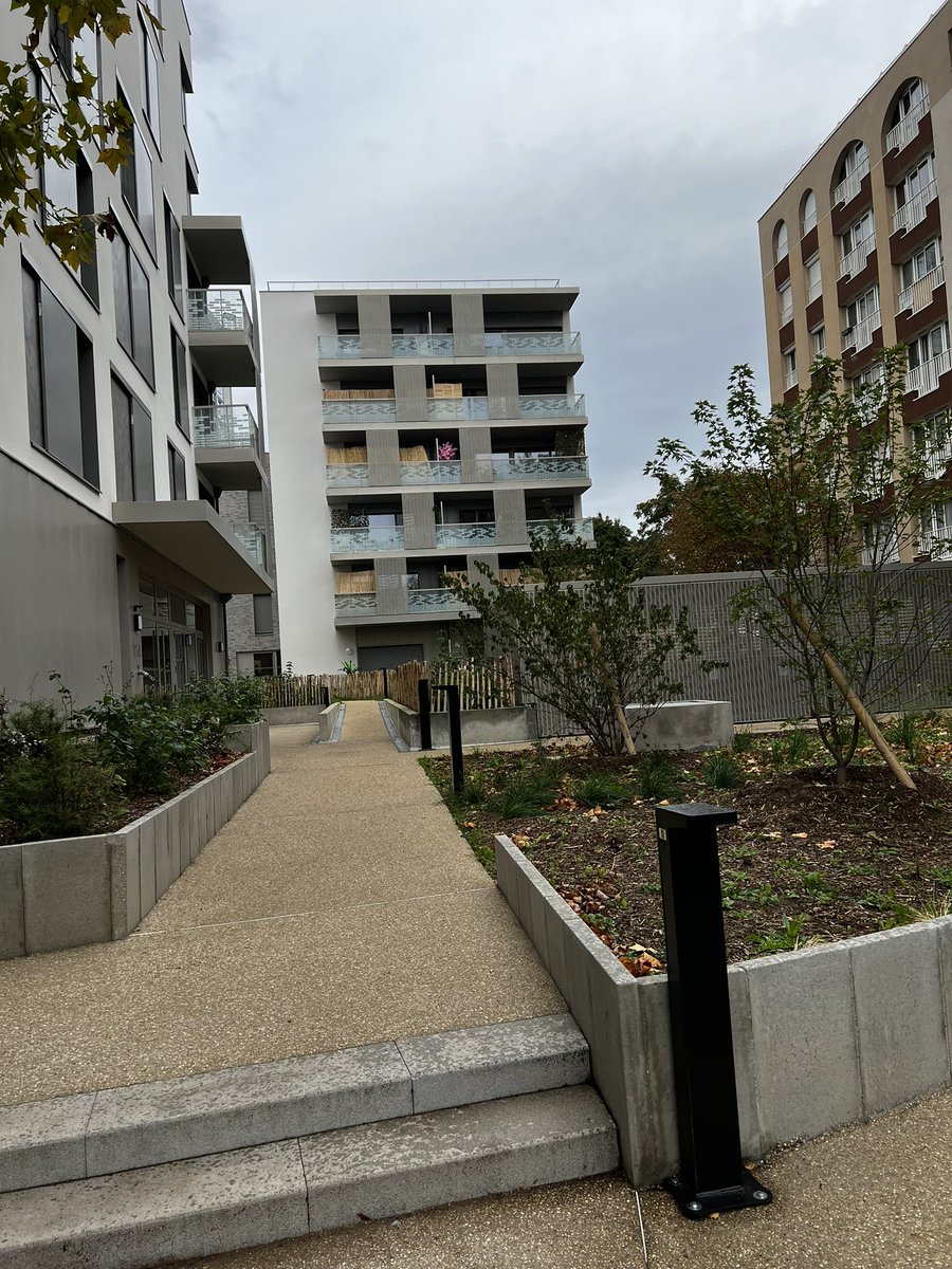 patrice_leclerc's tweet photo. Contrairement à ce que dit @CDCH_et_Moi ça marche le LLI à Gennevilliers. Belle réalisation de @inli_officiel inaugurée aujourd’hui dont tous les logements sont loués https://t.co/RblKS4cM6M
