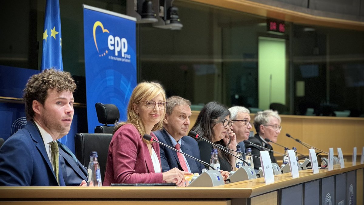 EZaharievaEU's tweet photo. At today’s conference in the @Europarl_EN hosted by MEP @Emil_Radev, I underlined a simple truth: AI is not the future - it is our reality. Europe must seize its potential for science &amp; business, while ensuring security, trust, and clear legal rules. https://t.co/dFh8P58kqz