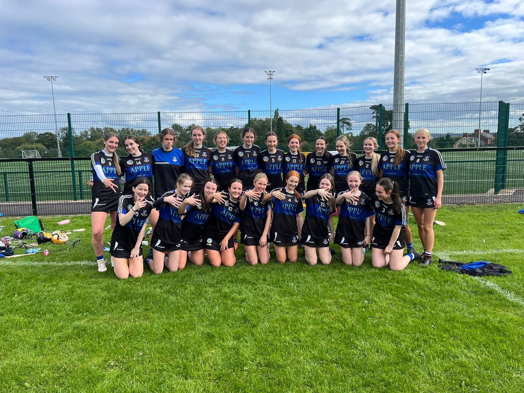 Hard luck to our Year 12 camogie team who lost out to an excellent St Killian’s side today. A big thank you to coaches Mrs Conway &amp; Miss McGrath for all their hard work with the team. #iswagai #teamknock 🖤💙