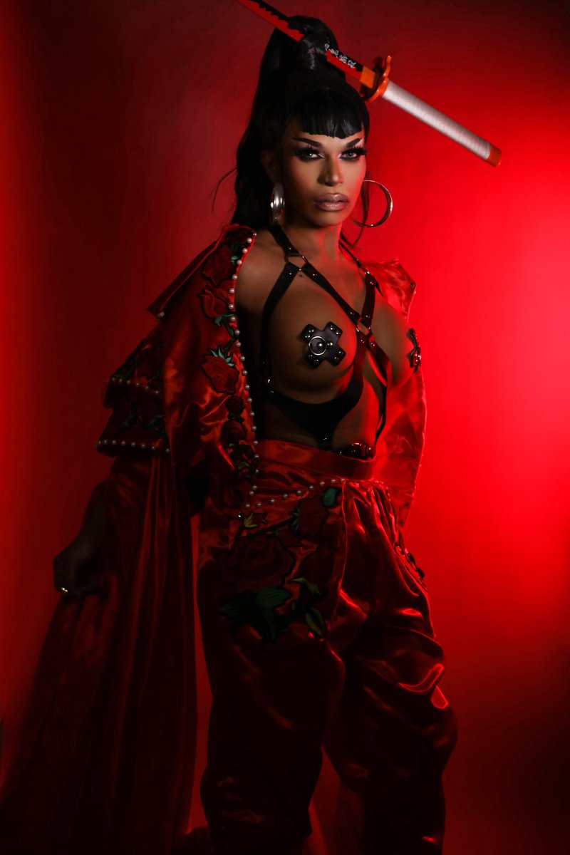 berniediday's tweet photo. Scarlet armor. Silent lips. Deadly sync. 🔥⚔️
#DragRacePH
#SlaysianRoyale
#TeamBernie https://t.co/BXKtT4YT4D