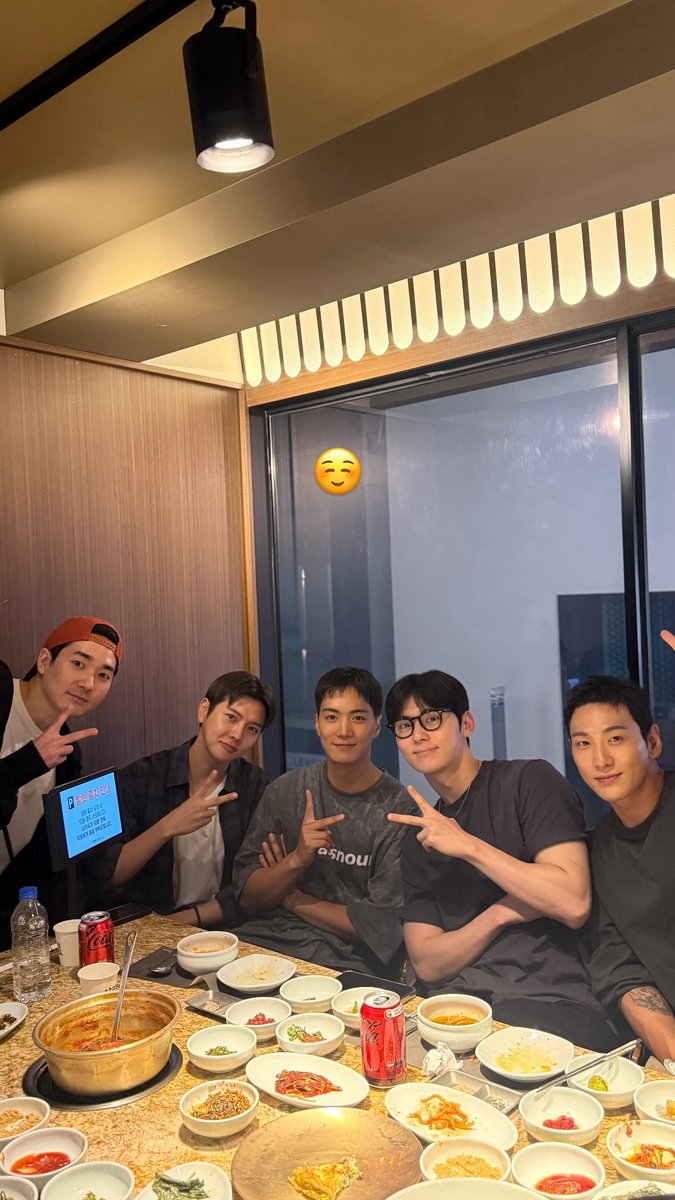 (❤️) 250925 ___jonghyeon’s ig story

☺️

#NUEST #KIMJONGHYEON #김종현 #곽아론 #백호 #황민현 #렌