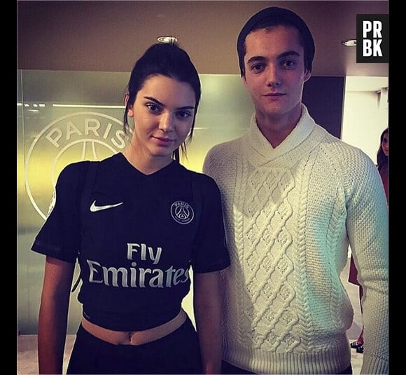 helinhz's tweet image. Je cherchais une photo de Sarko avec le maillot du PSG, mais j&apos;ai trouvé à la place Louis Sarkozy avec Kendall Jenner.