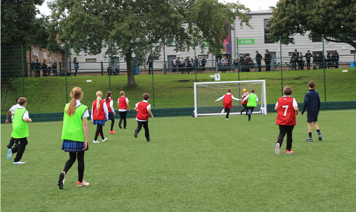 StokeDamerelCC's tweet photo. Our House Competitions are off to a flying start! ⚡ Students hit the new 3G pitch for an action-packed House Football match. Saltram and Sutton took the first win with a draw, securing valuable house points—but the friendly rivalry has only begun! 🏆💪
 #HouseCompetitions https://t.co/tk64hcABxT