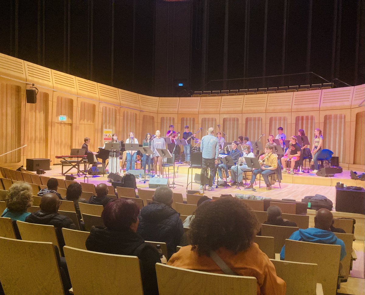 The Race Council Cymru Windrush Cymru Elders today have exclusive access to a rehearsal of tonight’s Dennis Rollins &amp; RWCMD Jazz: R&amp;Beatles at Royal Welsh College of Music &amp; Drama - Coleg Brenhinol Cerdd a Drama Cymru

rwcmd.ac.uk/events/dennis-…