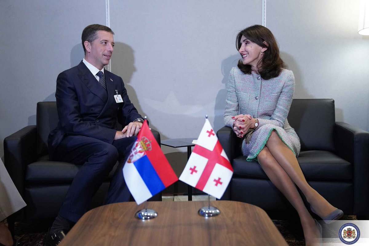 MFAgovge's tweet image. 🇬🇪 FM @MakaB__ met with FM of Serbia @markodjuric at #UNGA80 to highlight the friendship between 🇬🇪 - 🇷🇸 and explore ways to deepen bilateral and multilateral cooperation in a broad range of areas, including business contacts and people-to-people exchanges. @MFASerbia
