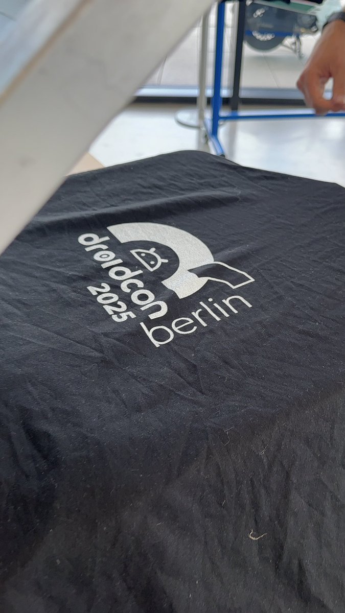 devwithzachary's tweet image. I wasn’t lying, bedsheets work well!
@droidconBerlin #dcbln25 #droidcon #androiddev