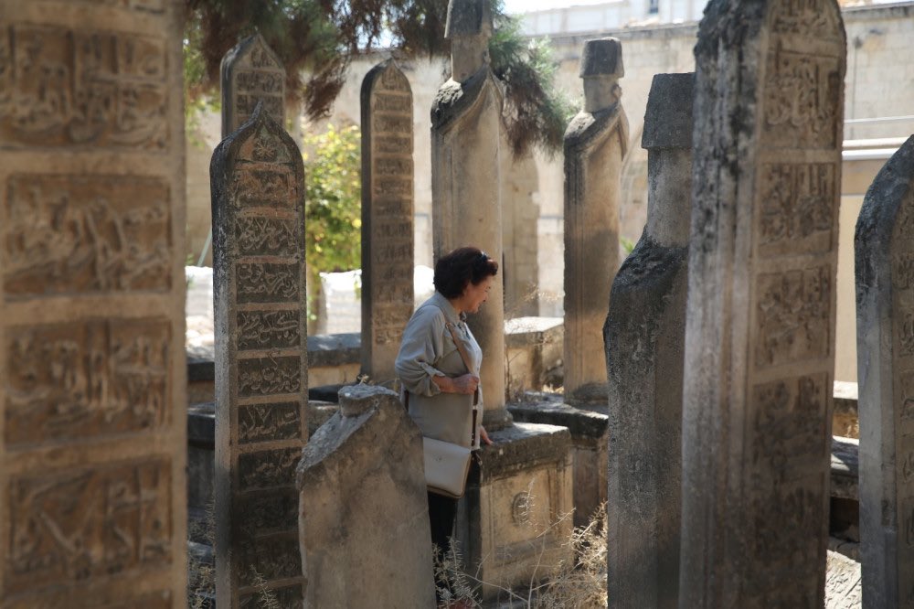 Kültürel belleğin tespitini ve verilerin dijital ortama aktarılarak korunmasını amaçlayan bu önemli proje, değerli bir ekiple ve sevgili hocamız Gül Güler’in yürütücülüğünde hayata geçirilerek “şehir ve hafıza” araştmalarına önemli bir katkı sağlayacak🌷

harran.edu.tr/akademik/fakul…