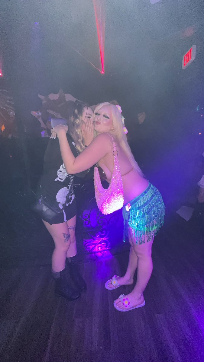 serenabxo's tweet photo. You’re already imagining it. Might as well follow and see how close you were.

https://t.co/KJJ1hJ2BFq https://t.co/wgOB1sIbPQ