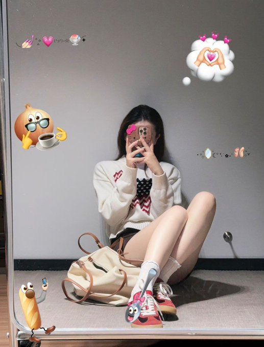 jermwake's tweet photo. 出门吃饭了，我想吃火锅😇 https://t.co/f2YtdfUhQF