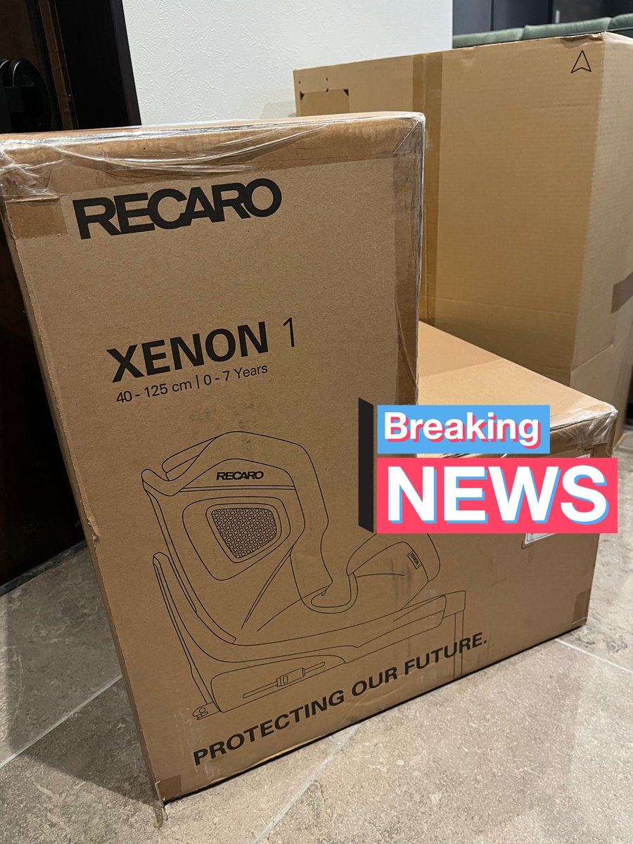 takeru_7000's tweet photo. シビックの純正RECAROは置いといて
自分でもRECARO買ったことないのに
初RECARO購入はチャイルドシートになりましたわww https://t.co/oF0MIFDapw