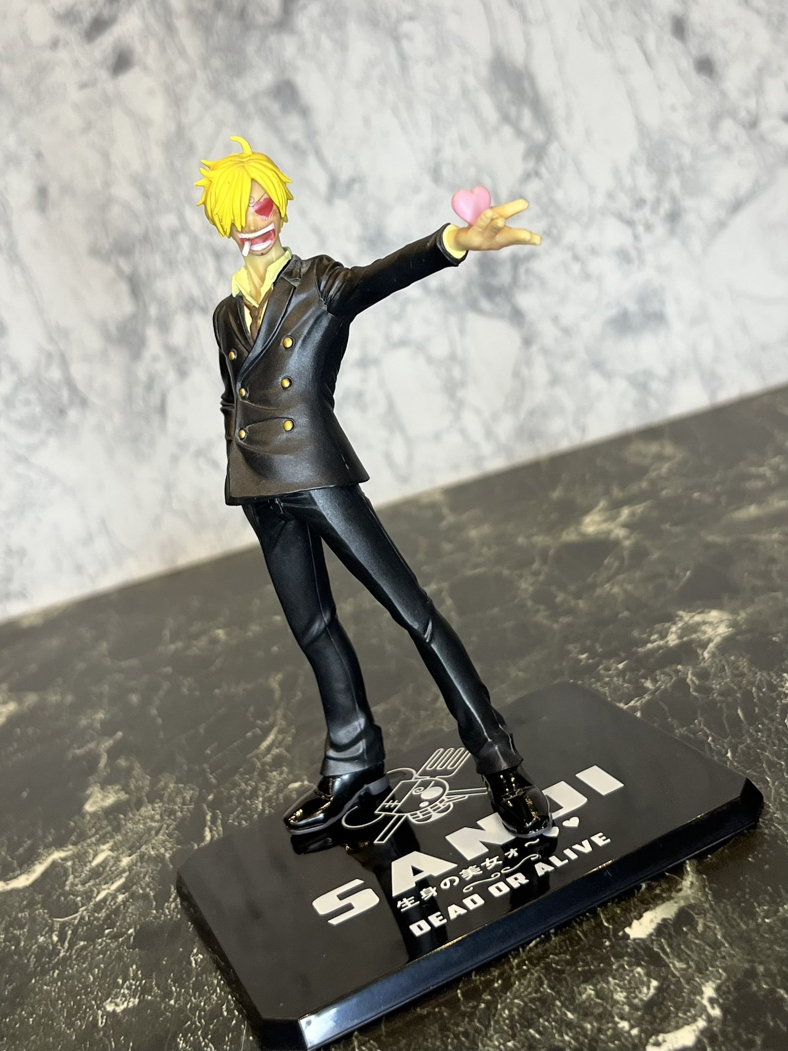 ONE PIECE サンジ 彫刻フィギュア ブラック One Piece Figure – Black Leg Fury Sanji 30cm (12”) PVC