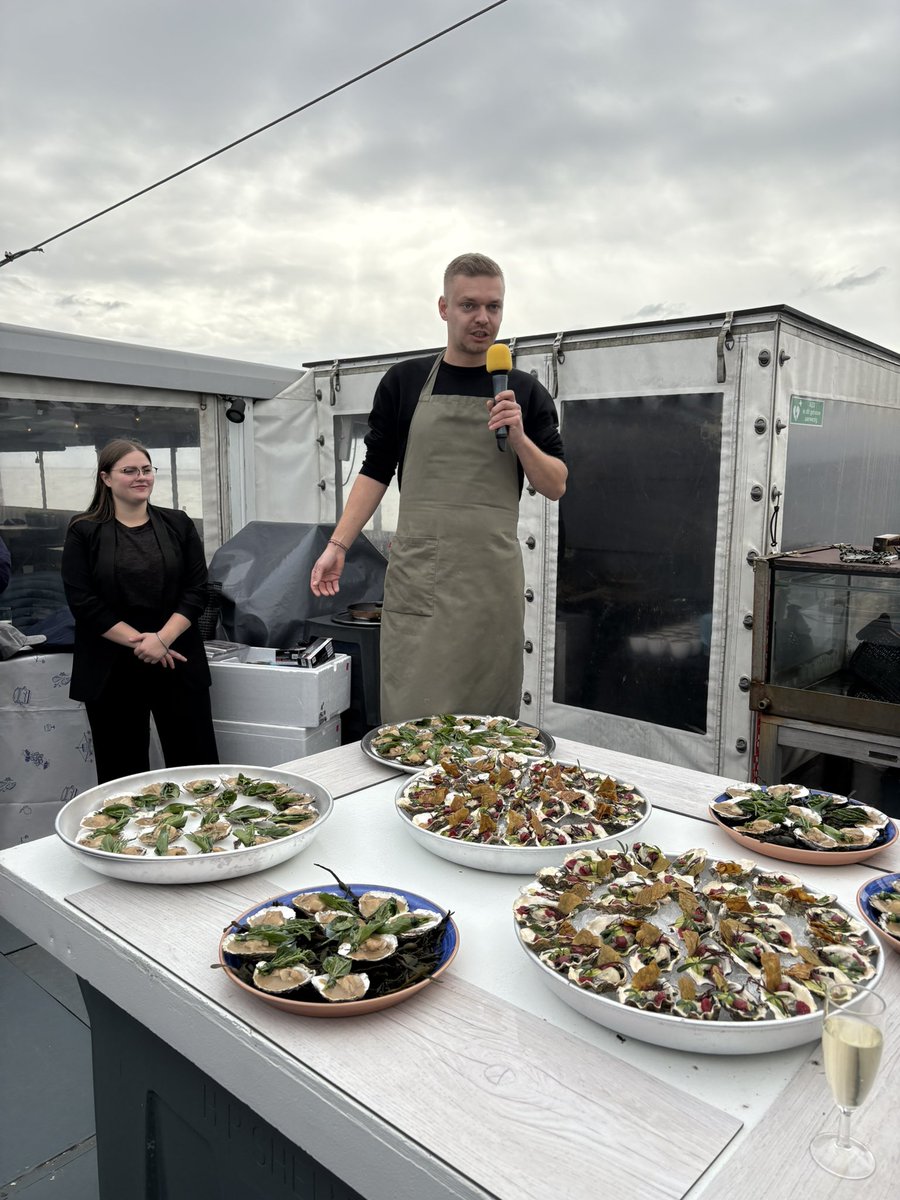 JoAnnesdeBat's tweet photo. Opening oesterseizoen 2025.
Een mooie traditie om aandacht te generen voor dit prachtige en lekkere Zeeuwse product.
#Zeeland #visserij #oester #schaalenschelpdieren https://t.co/CnnTjcDXEe