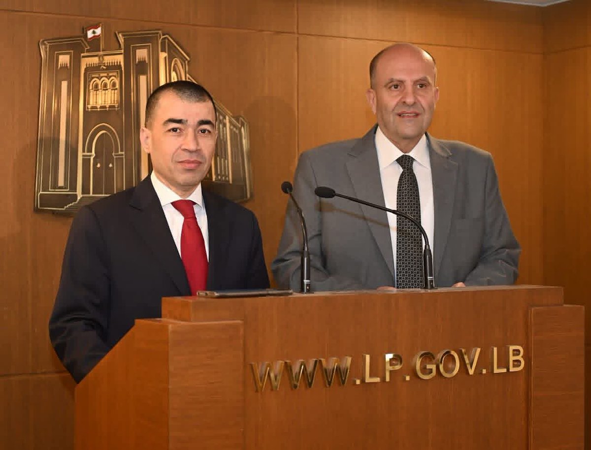 أعلن النائب سيزار أبي خليل أنه تقدم مع النائب سليم عون باسم تكتل لبنان القوي بسؤال إلى الحكومة بموضوع التزوير الحاصل بشهادات المنشأ العائدة إلى شحنات النفط لزوم كهرباء لبنان، وتفويت الفرصة على الدولة عامةً والمؤسسة بشكل خاص من الاستفادة من هوامش الربح البالغة عشرات ملايين