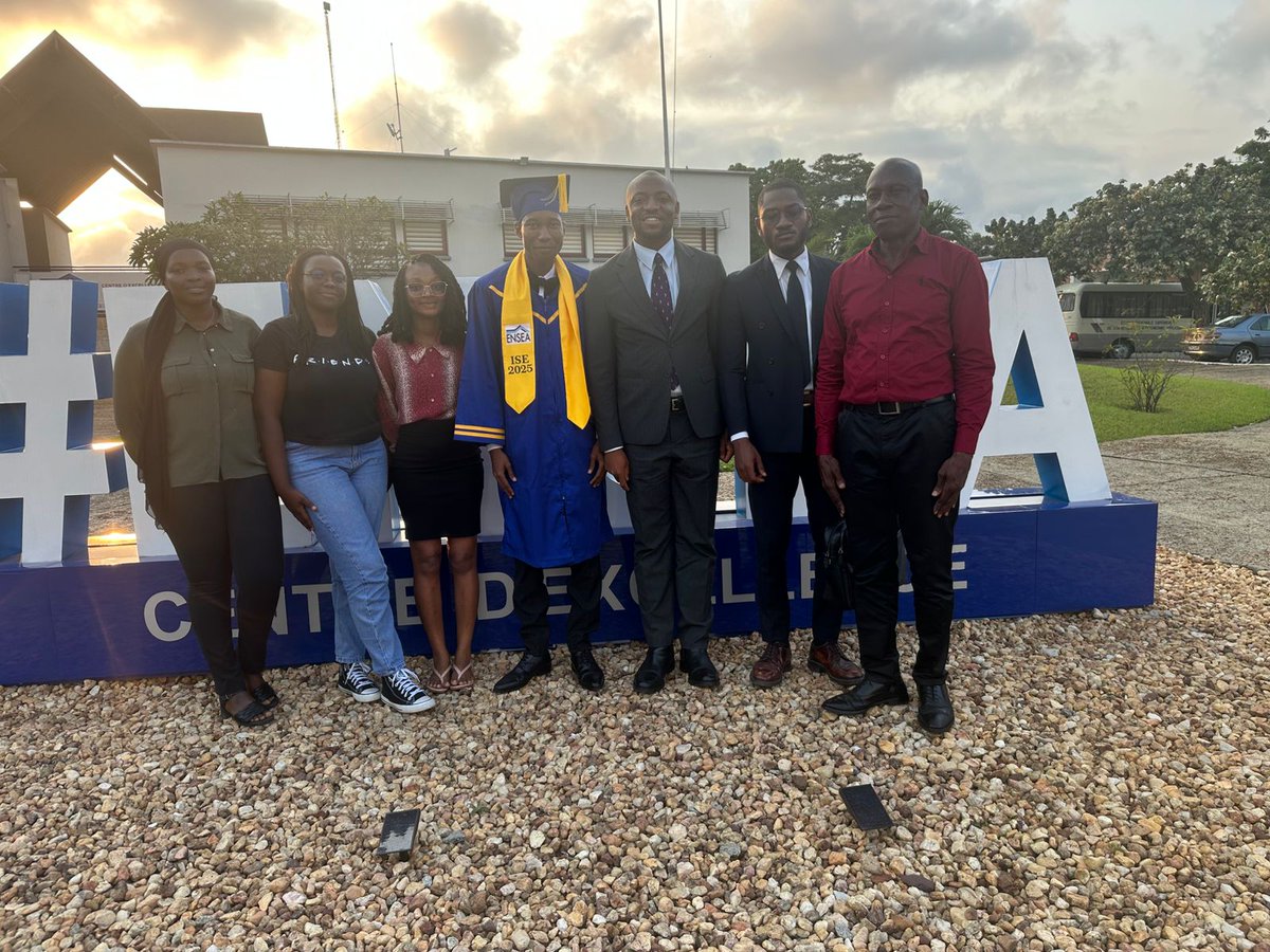 SevenCapitalIB's tweet image. Congratulations to our intern here at 7cap for successfully presenting his master's project! Your dedication since joining us in May has been remarkable. Wishing you continued success as you grow in your career.
@EnseaO 
#7Cap #MastersProject #CareerGrowth #financetraining