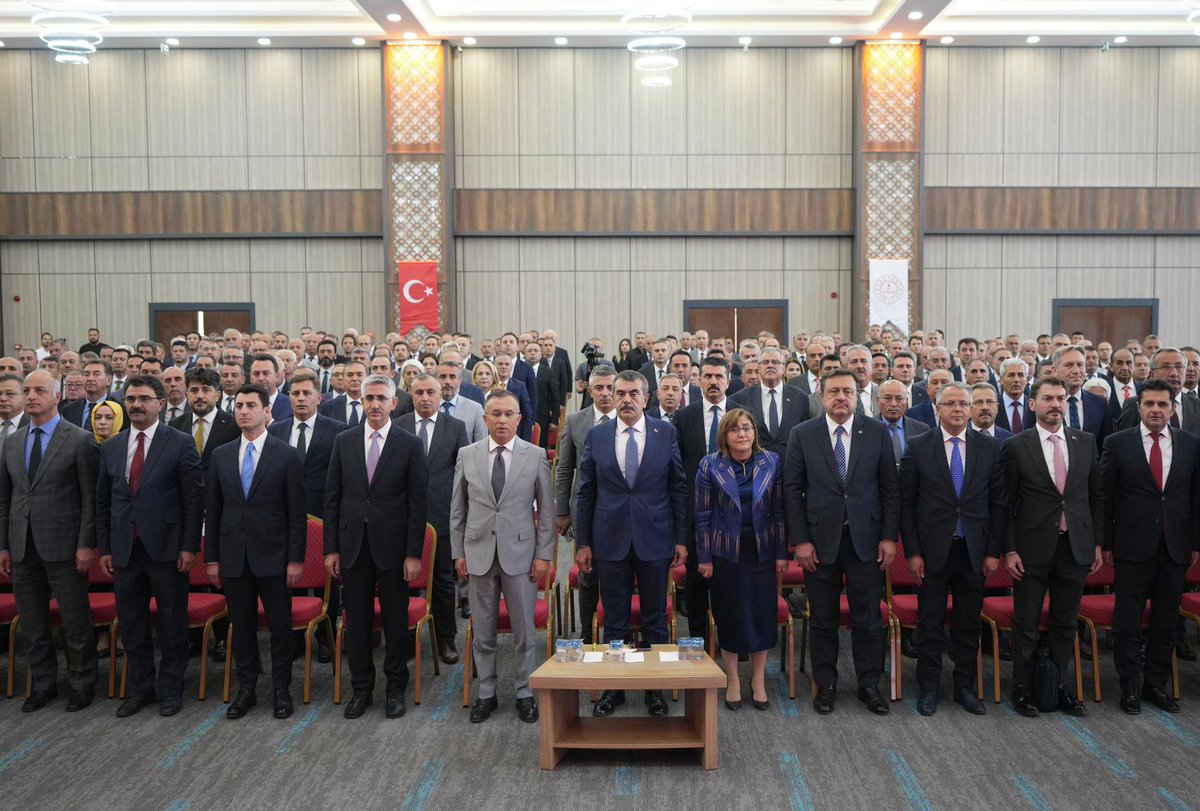 📍 Gaziantep

Gaziantep’te 1. Grup İlçe Millî Eğitim Müdürleri Toplantısı’nı gerçekleştirerek, eğitimin daha da güçlenmesi için atılacak yeni adımlara dair istişarelerde bulunduk.

Öğretmen ve öğrencilerimizin desteklenmesinde, eğitim kalitesinin artırılmasında ve maarif