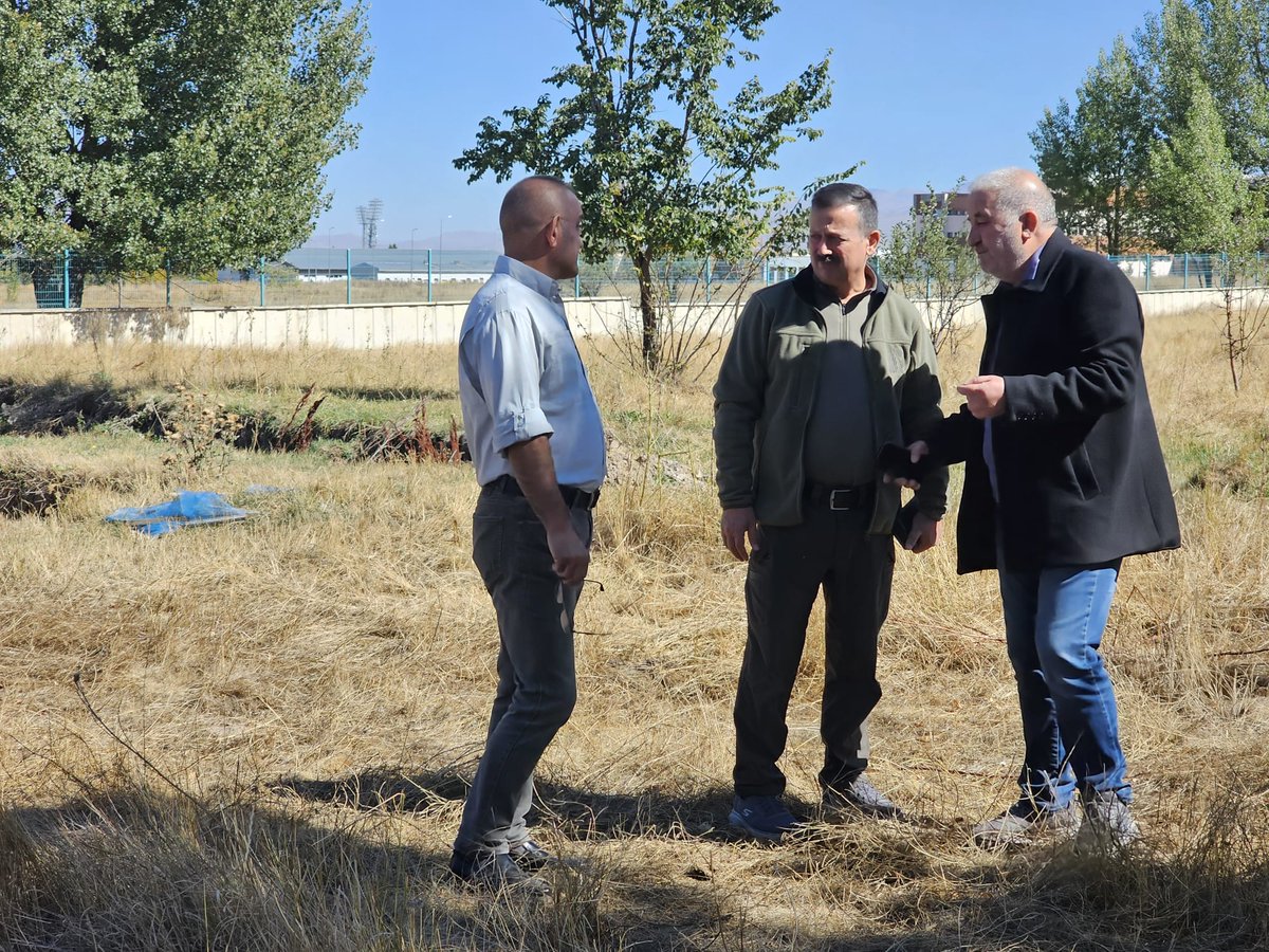 📍 Bölge Müdürümüz Akif Ümüzer, Atatürk Üniversitesi Su Ürünleri Fakültesi Dekanı Prof. Dr. Telat Yanık’ı ziyaret etti. Ardından balık üretim tesislerine yapılan ziyarete Mustafa Gözler, Av ve Yaban Hayatı Şube Müdürümüz Selçuk Karakaş eşlik etti. 
#DoğaKoruma #MilliParklar