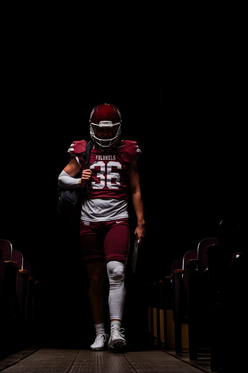 𝙏𝙝𝙪𝙧𝙨𝙙𝙖𝙮 𝙏𝙝𝙧𝙚𝙖𝙙𝙨 🧵: Hitting the books this week for Extra Yard for Teachers!

#E2W | #MatterOfPride