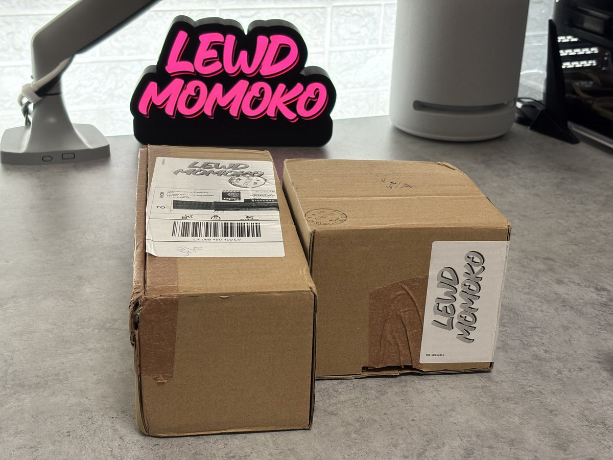 Excited to finally open some physical products with art made by me! 😭

Been working hard on this, if you’re a #LewdieClub member I posted the unboxing videos so you guys can see what’s inside 🤫

Merch Store coming soon! 🤘

#Artist #WAXFAM