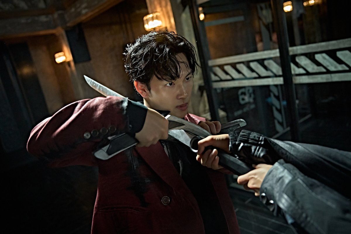 사마귀 메인 포스터