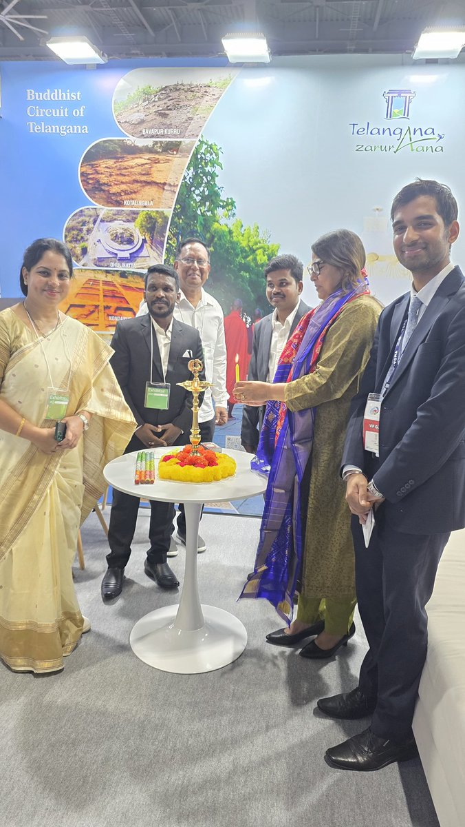 India in Japanインド大使館 (@indianembtokyo) on Twitter photo Ms. Debjani Chakrabarti, Minister (Eco and Commerce) <a href="/IndianEmbTokyo/">India in Japanインド大使館</a> visited the Telangana Pavilion at the Tourism Expo Japan in Aichi. The Pavilion brings alive the living traditions and dynamic cultural spirit of Telangana!
#ConnectingHimalayasWithMountFuji Ms. Debjani Chakrabarti, Minister (Eco and Commerce) <a href="/IndianEmbTokyo/">India in Japanインド大使館</a> visited the Telangana Pavilion at the Tourism Expo Japan in Aichi. The Pavilion brings alive the living traditions and dynamic cultural spirit of Telangana!
#ConnectingHimalayasWithMountFuji