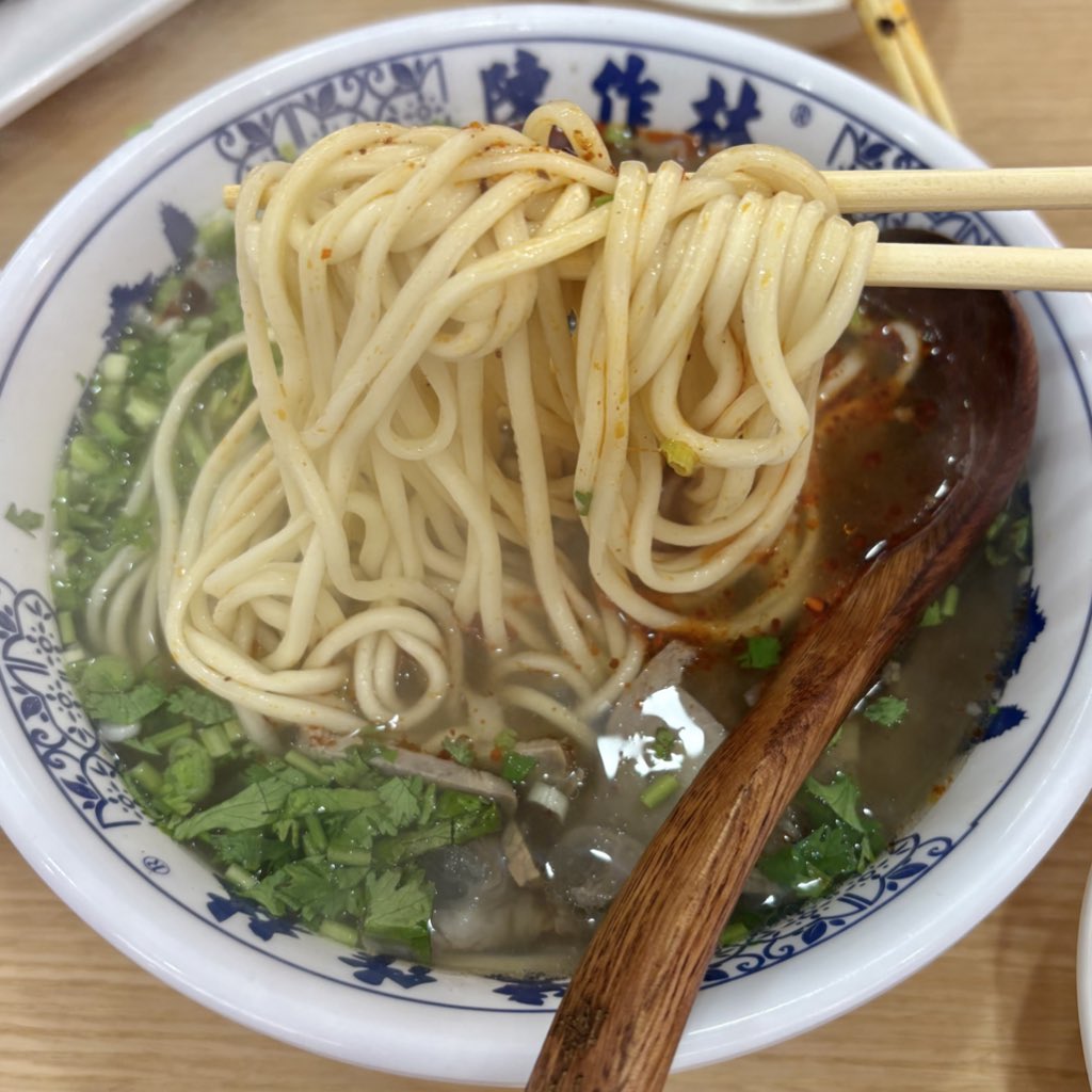 今月の麺会は、池袋にある蘭州牛肉麺の名店へ。本場に引けを取らない美味しさ、三細。
カズさん(<a href="/super_homerun/">Kazuを</a> )