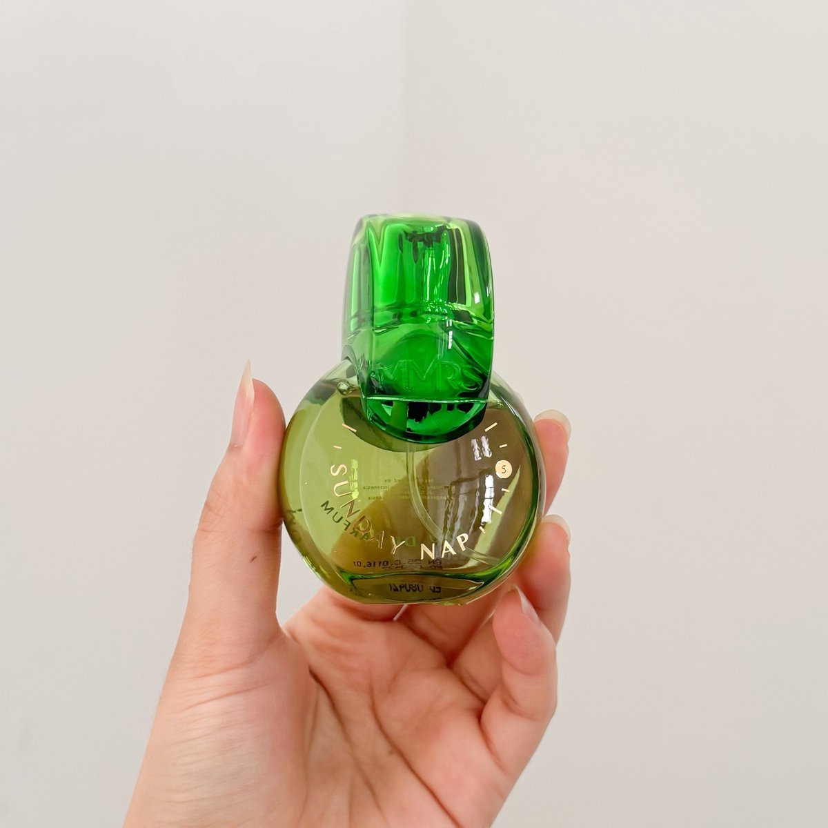 nanaspineapel's tweet photo. MY RECENT FAVORITE LOCAL BRAND PERFUME
aman dipake siang hari!☀️🍃🌷

(fresh &amp; floral scents edition) https://t.co/o2TsnFinMl