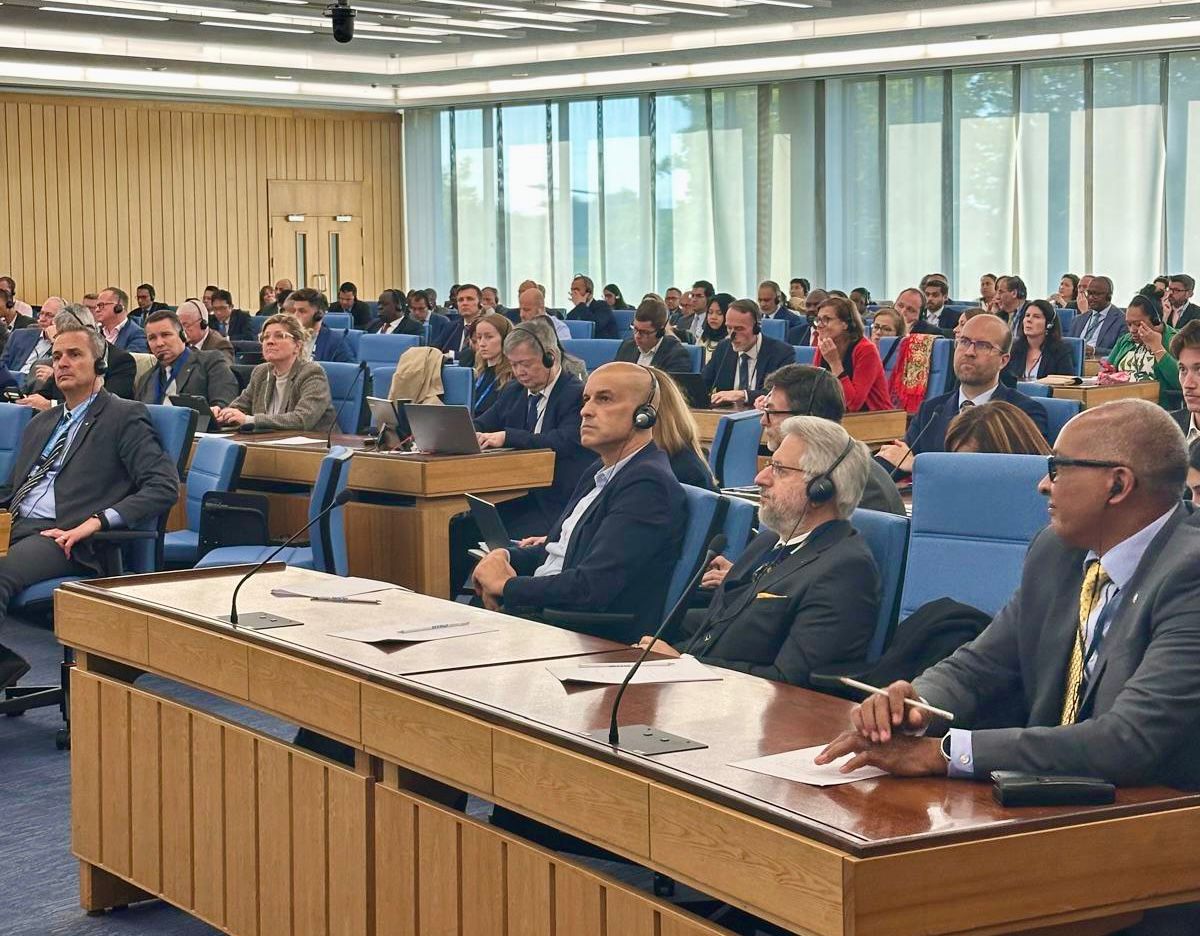 CyprusInUK's tweet image. 📍@IMOHQ | High Commissioner @KourosKyriakos attended yesterday the @IMOSecGen Arsenio Dominguez's briefing on the #BBNJAgreement, reaffirming 🇨🇾 Cyprus’ commitment to marine biodiversity and sustainable ocean governance. 🌊
#CyprusAtIMO #OceanProtection #OurOceanOurObligation